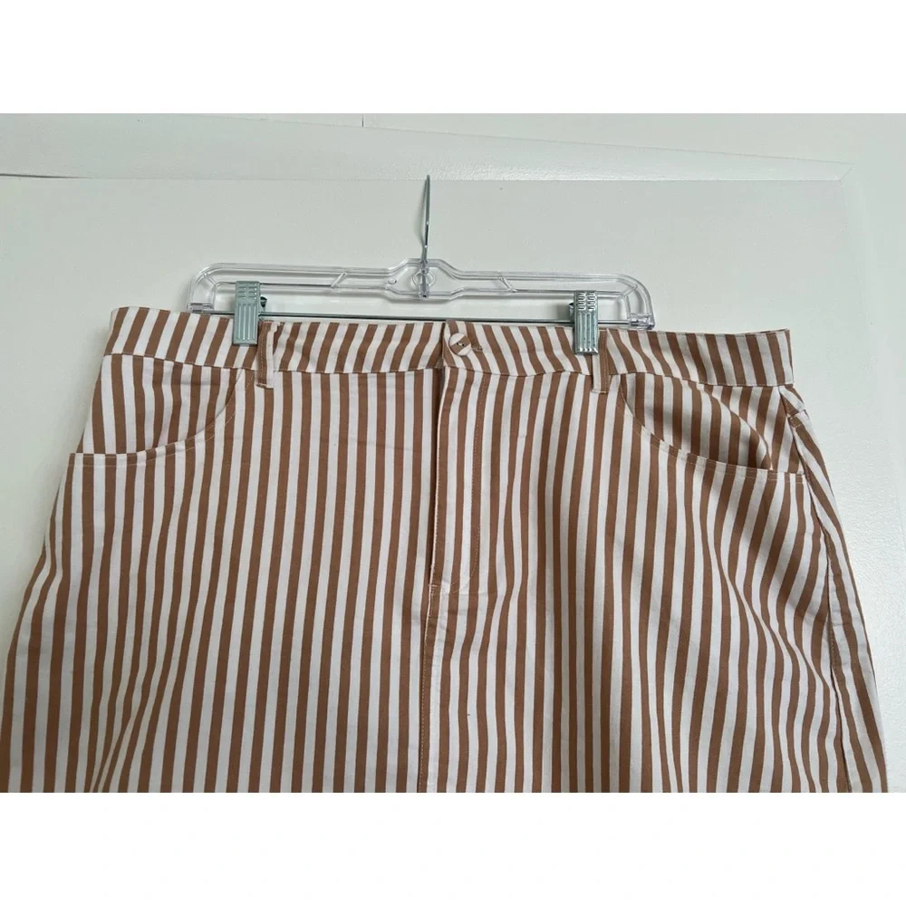 SKIRT - Picture 2 of 4